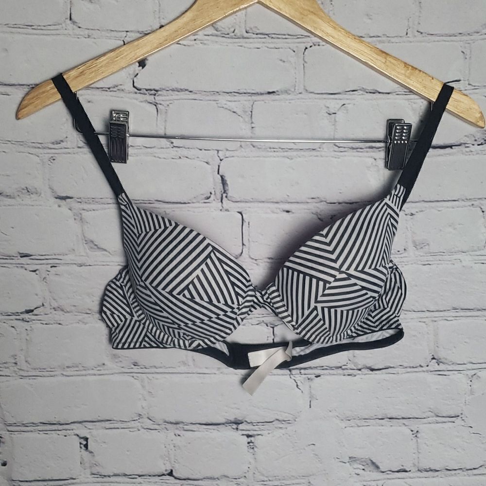 PINK Victoria's Secret Black and White Bra